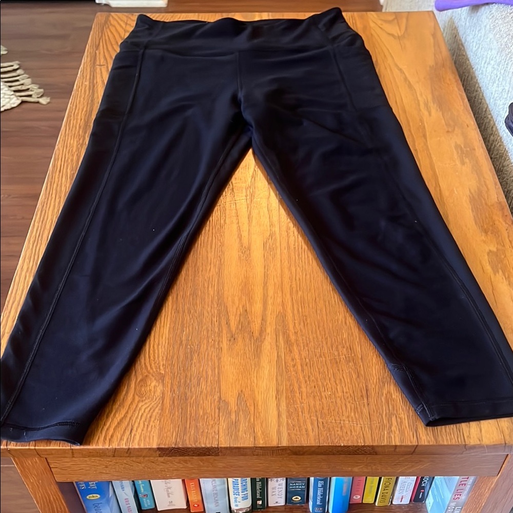 Victoria's Secret Classic Black Leggings. Size L. Full length.